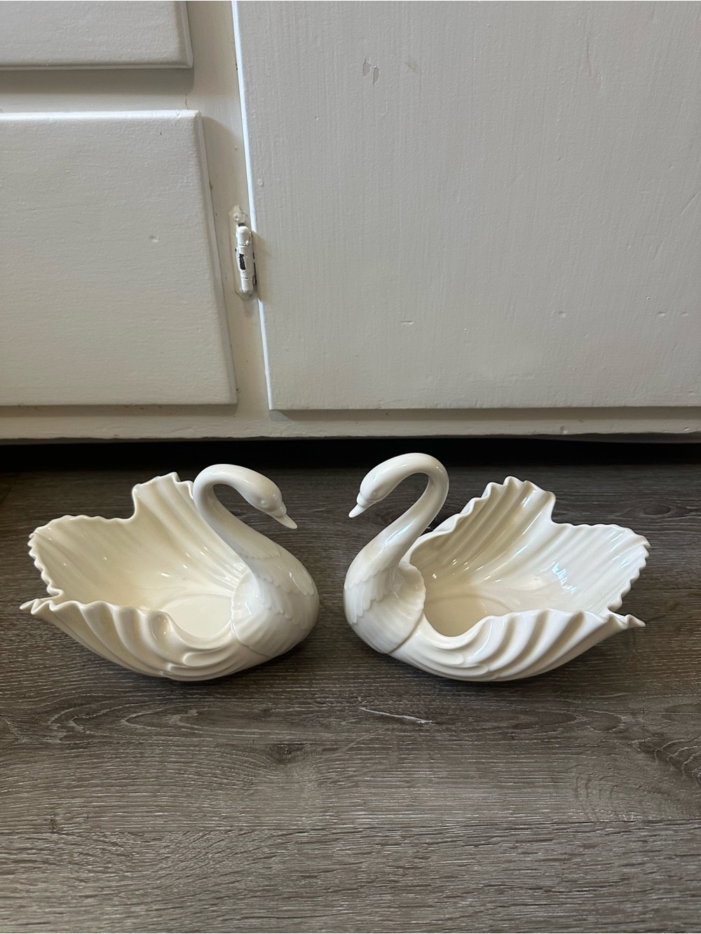 Lenox White Porcelain Swan Pair Decorative Bowls